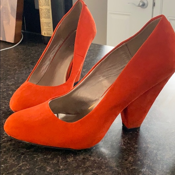 Orange velvet heels - Picture 2 of 3